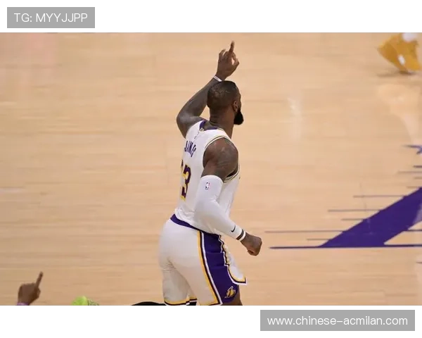 戴维斯高位防守防守关键,洛杉矶稳稳赢球